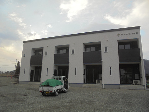 南都留郡鳴沢村にて新築工事中のSEASONSアパート
