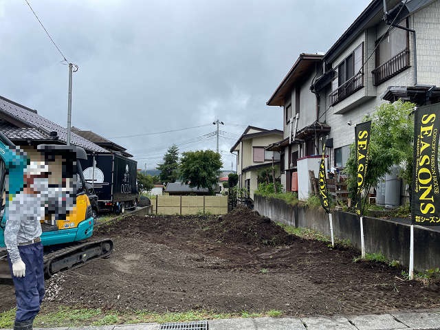 富士吉田市新西原T.H様邸造成工事開始です。